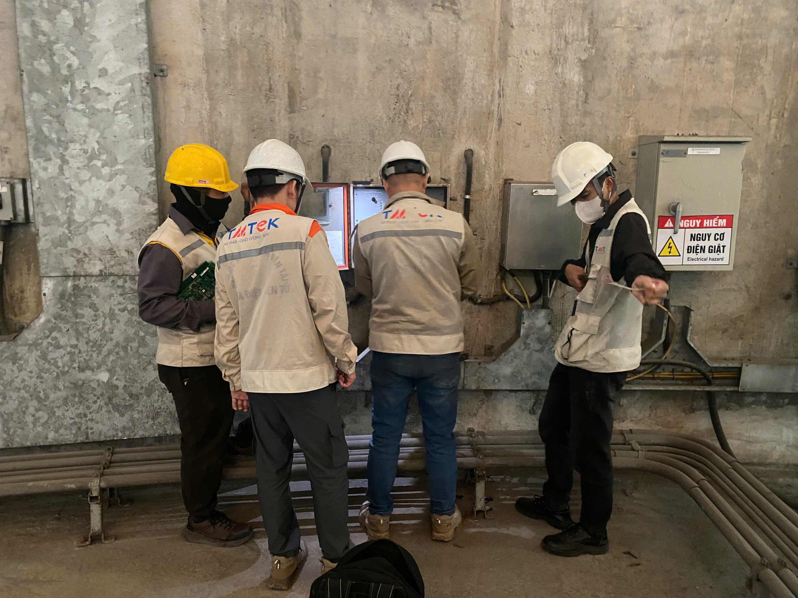 Sửa chữa bộ điều khiển trung tâm